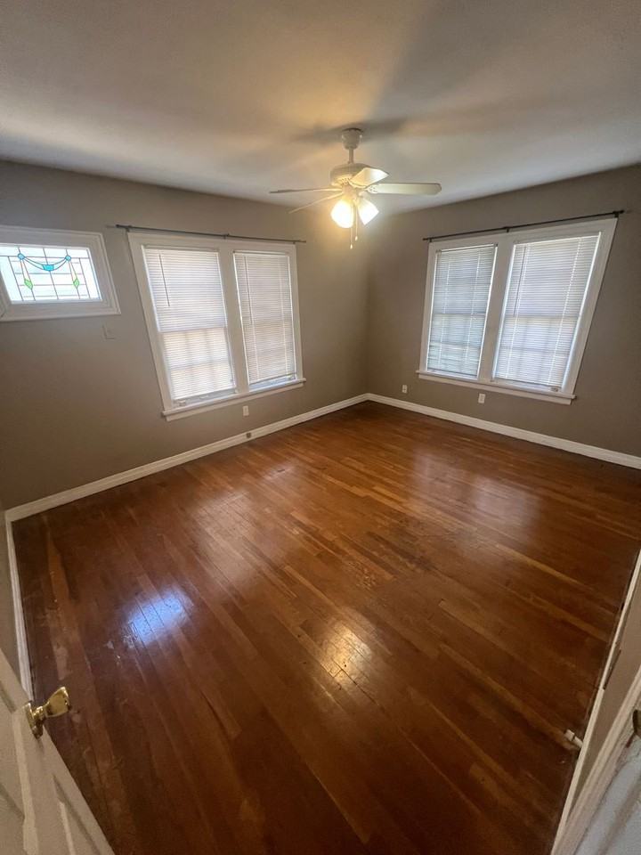 2412 25th St - Photo 7 of 15