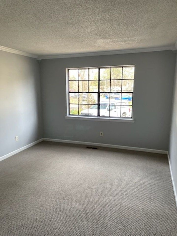 1123 Hamilton Cir Nw - Photo 3 of 8