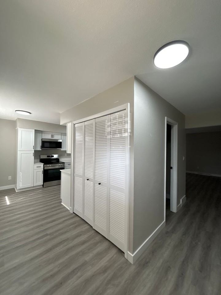 805 Lindenwood Dr S - Photo 5 of 20