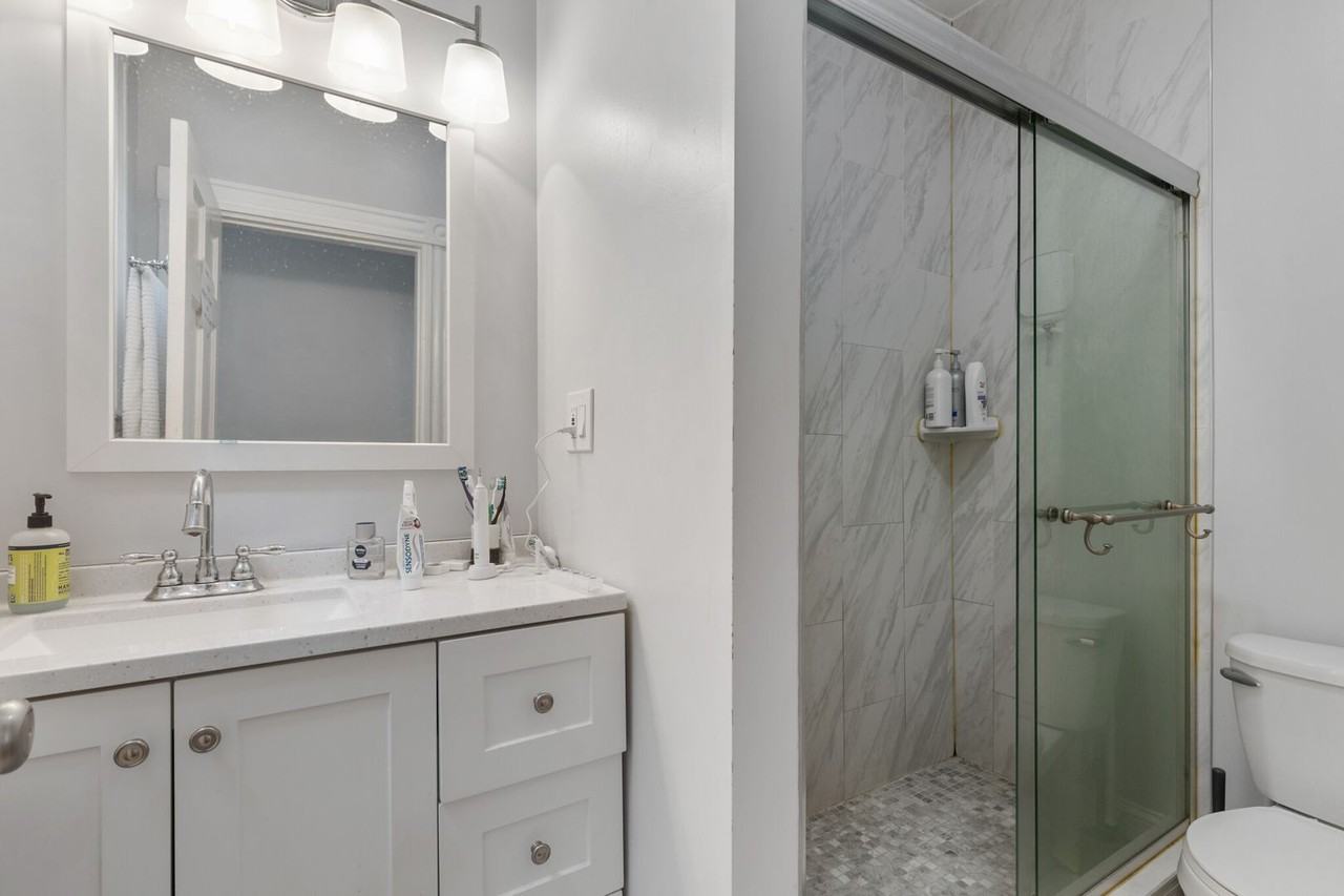 69 Beacon St - Photo 7 of 10