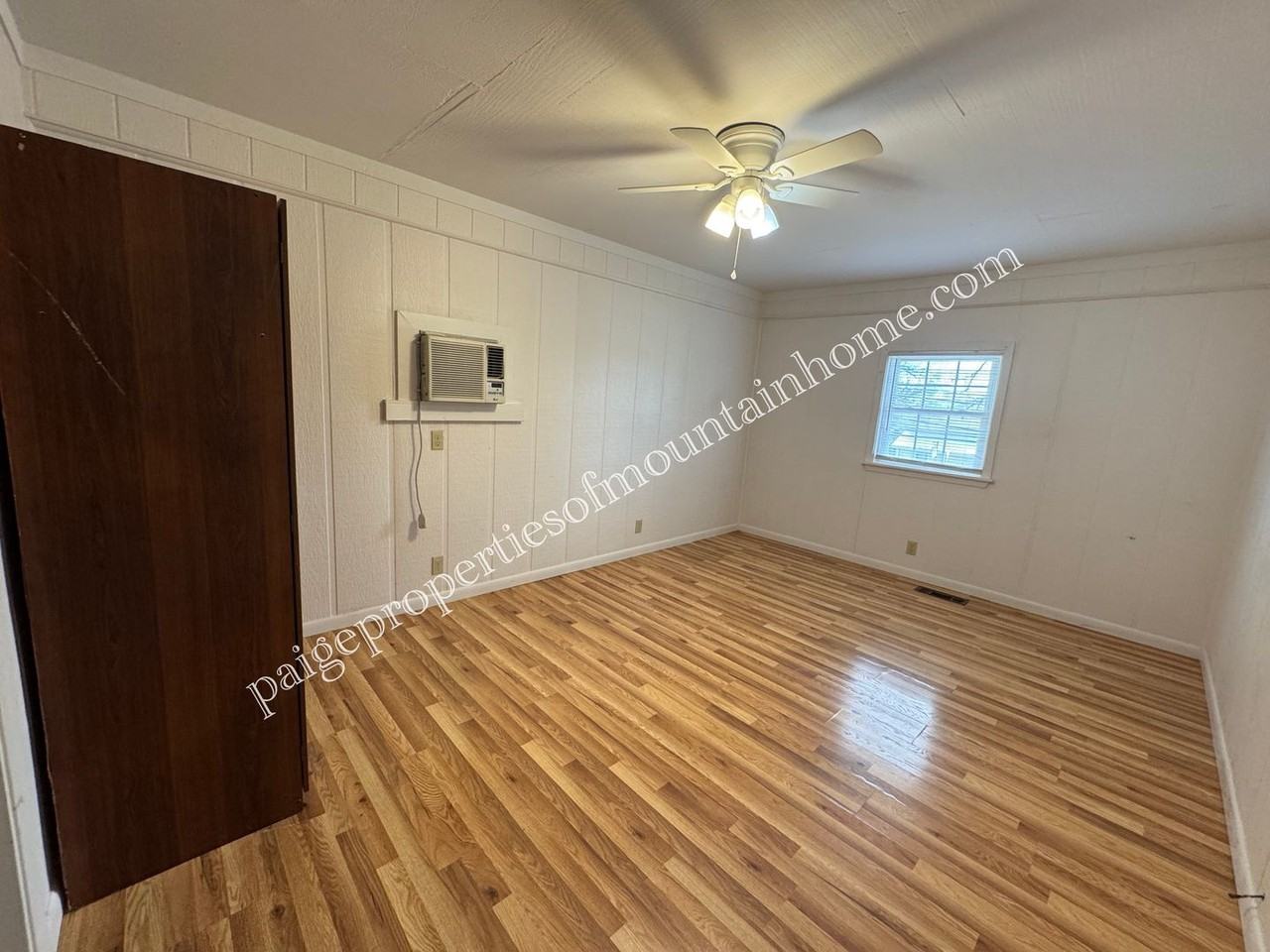 227 W 6th St - Photo 6 of 24