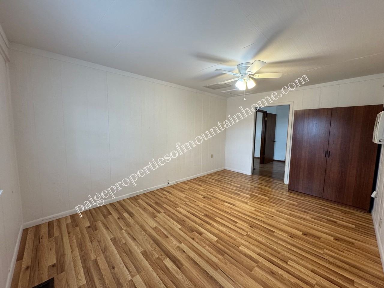 227 W 6th St - Photo 7 of 24