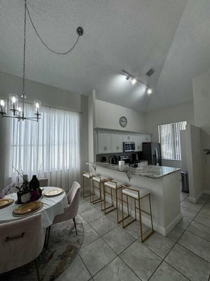 6752 Green Island Cir - Photo 2 of 20