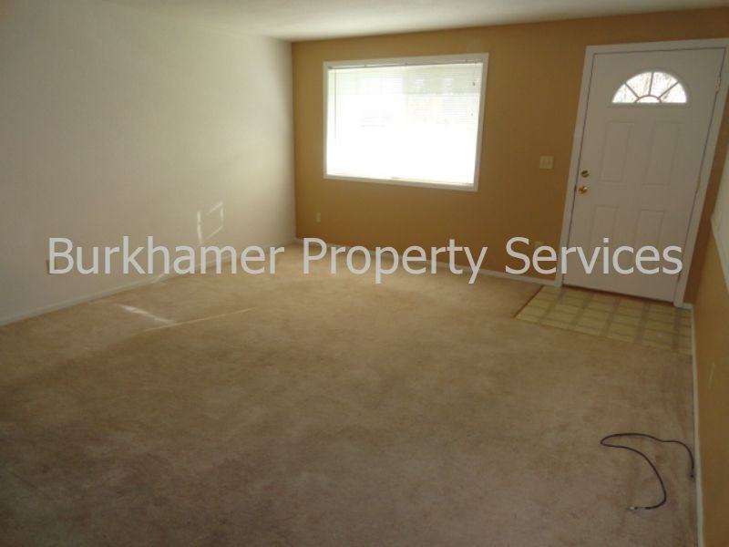 106 Cedarwood Dr - Photo 3 of 16