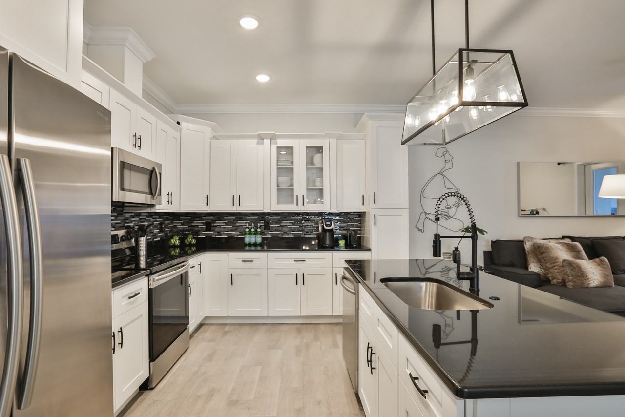 209 W Amelia Ave #A - Photo 6 of 20