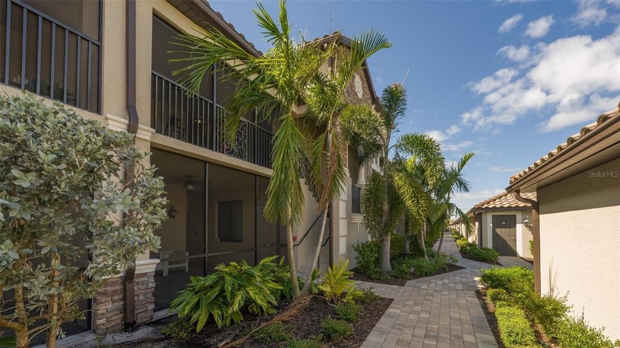 5624 Palmer Cir #203 - Photo 4 of 50