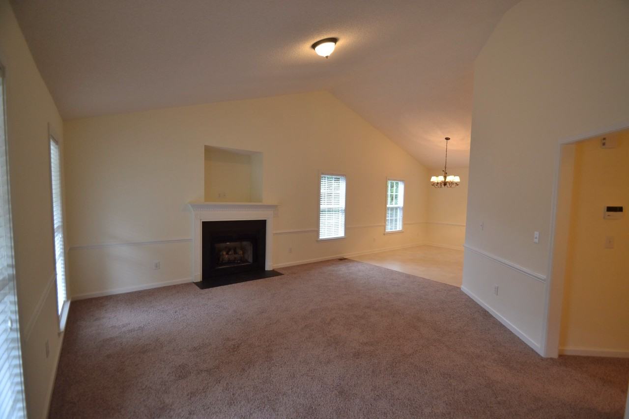 4831 Leinbach Dr - Photo 3 of 8