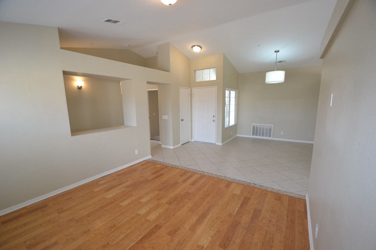 7705 Stoney Creek Ct - Photo 3 of 16