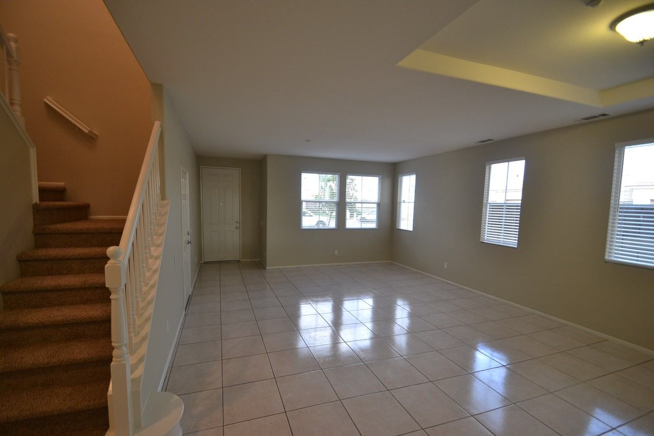 15593 Faith St - Photo 2 of 8