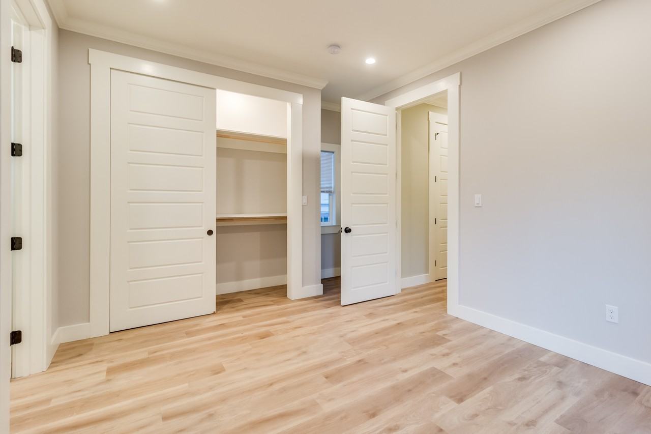 852 Mead Avenue - Photo 7 of 17