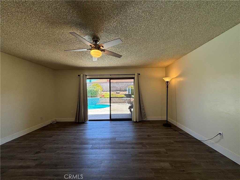 205 Ford St - Photo 3 of 28