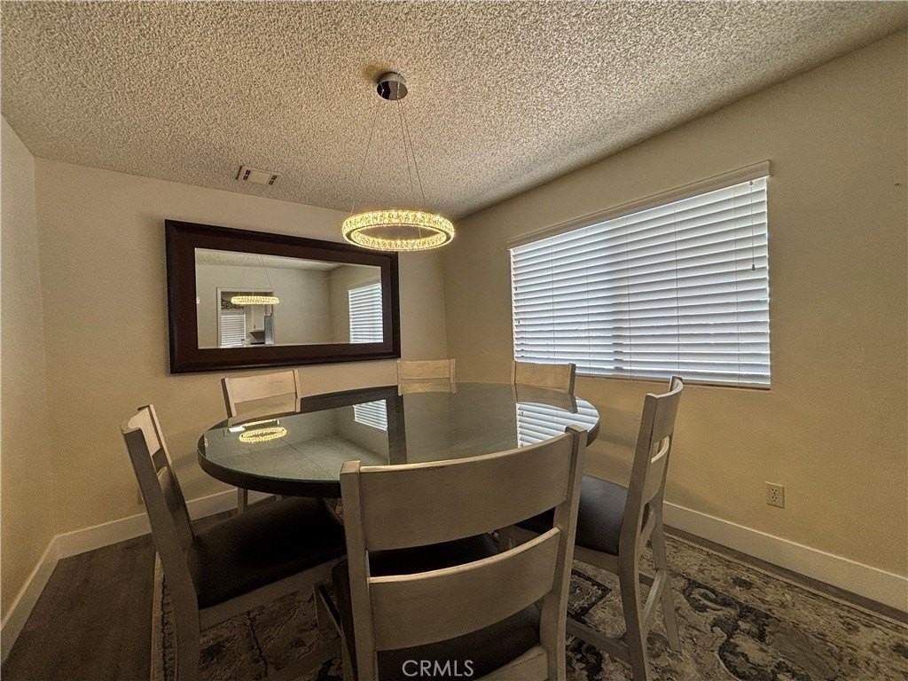 205 Ford St - Photo 5 of 28