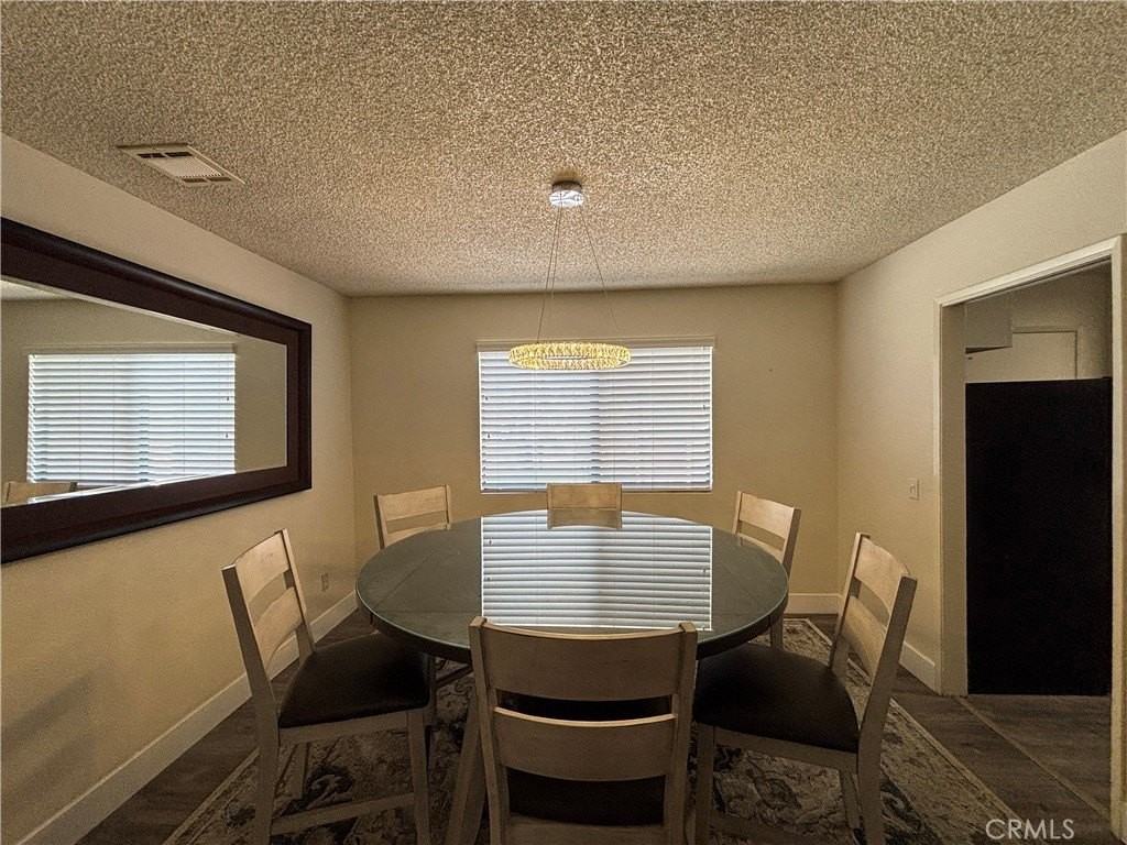 205 Ford St - Photo 6 of 28