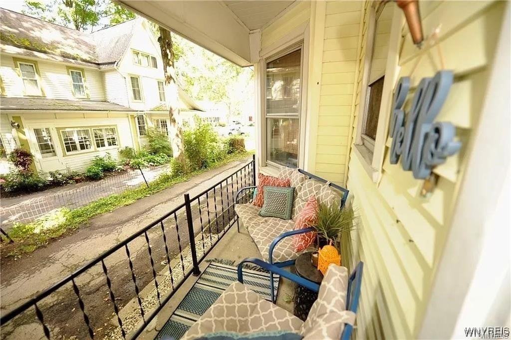 204 Union St - Photo 3 of 17