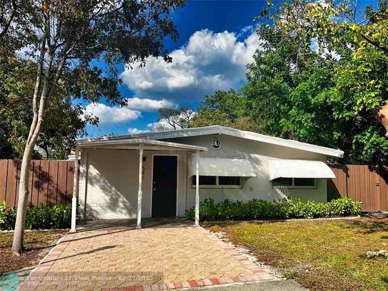 541 Northeast 34th Street - Photo 3 of 19