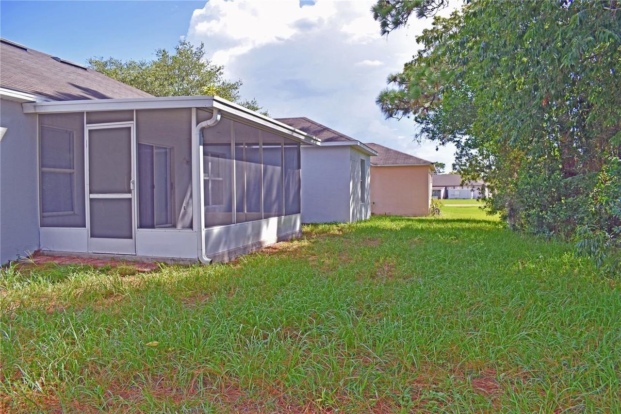 2443 Ambassador Ave - Photo 3 of 48