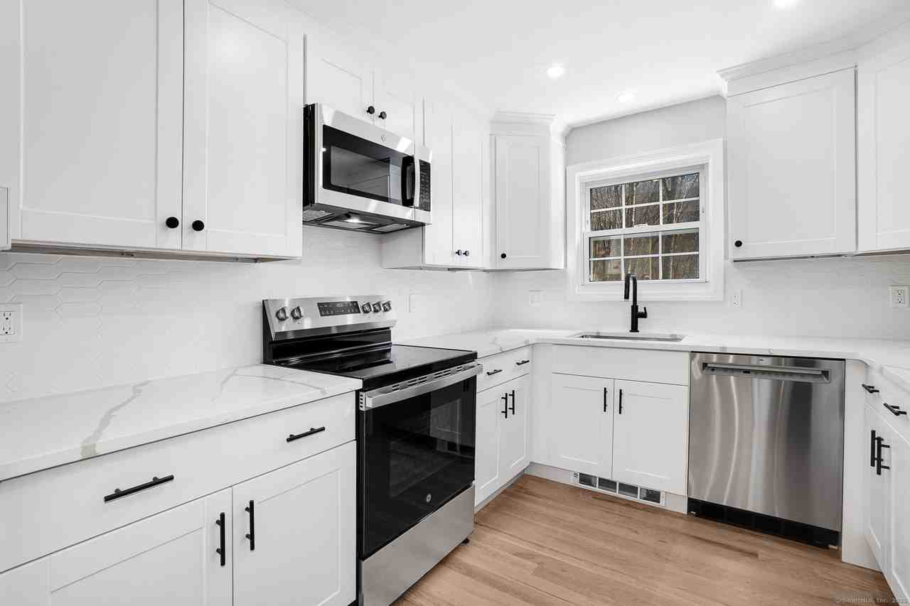 37 Prange Rd - Photo 6 of 40