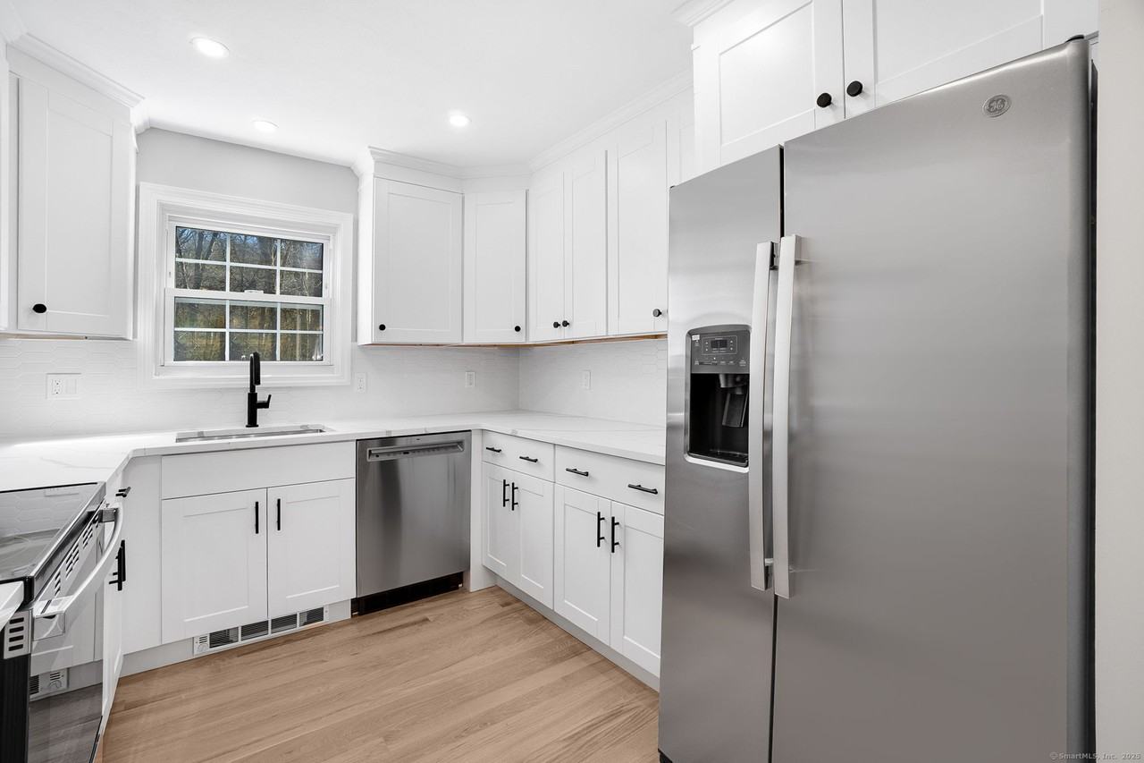 37 Prange Rd - Photo 7 of 40