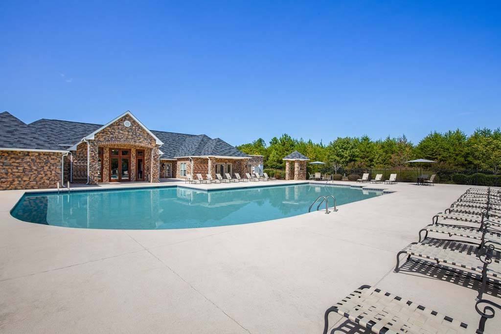 Ethan Pointe Apartments - Photo 2 of 28