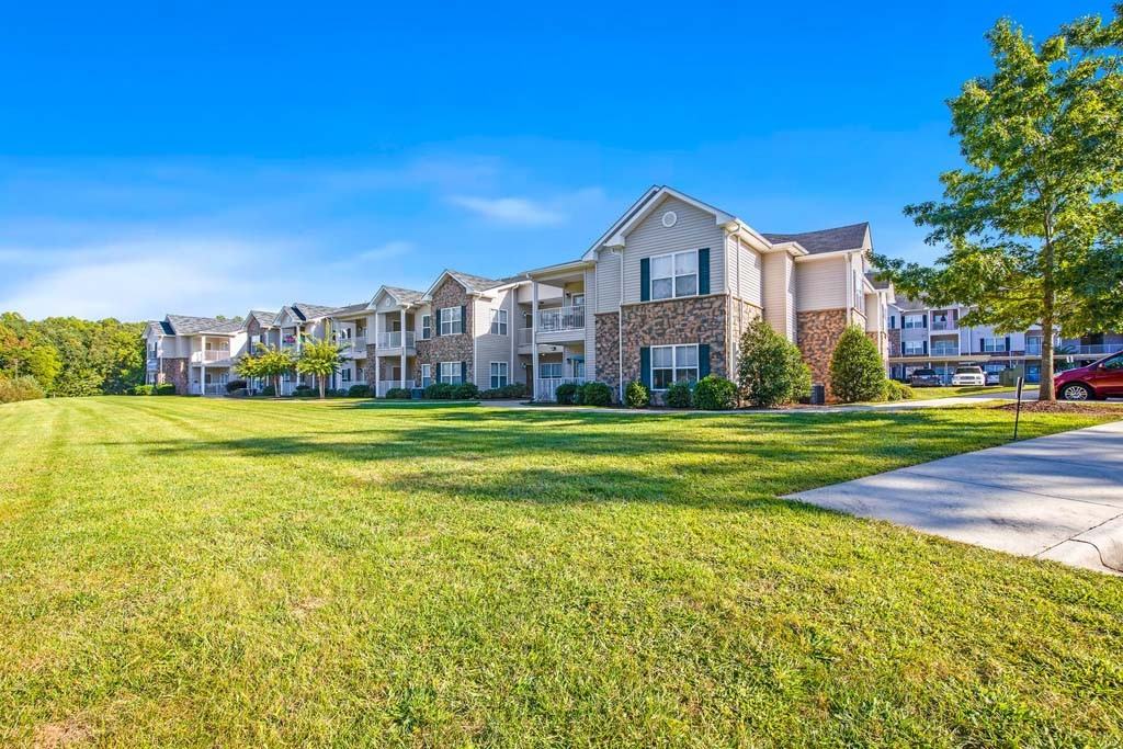 Ethan Pointe Apartments - Photo 5 of 28