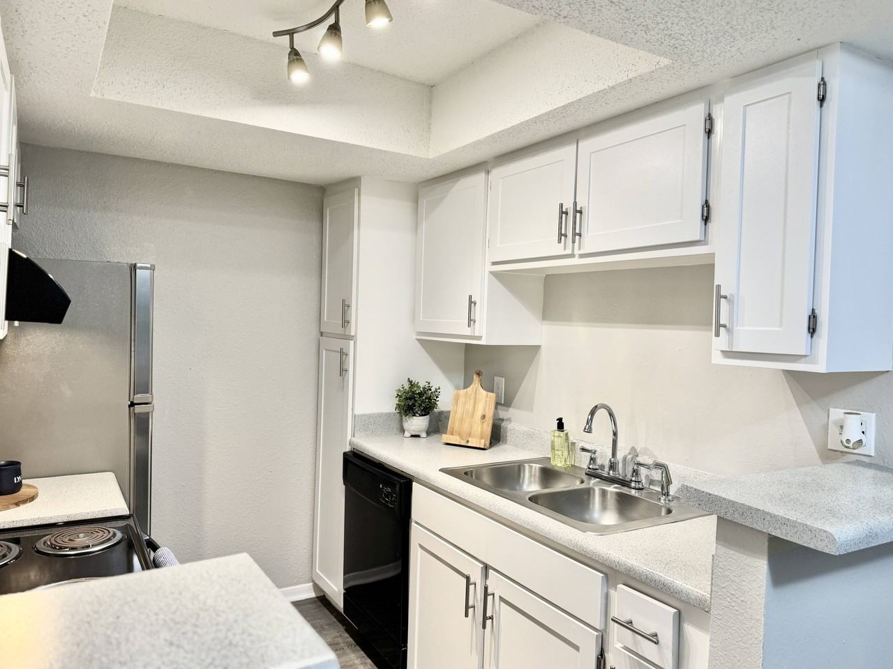 LYV Six Forks - Photo 2 of 34