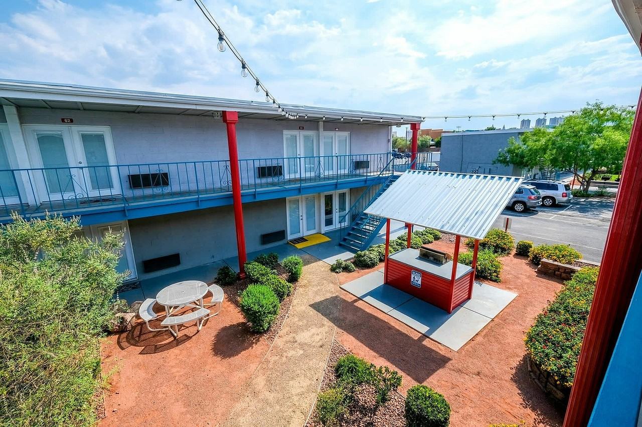 Avenue 965 - Photo 6 of 14