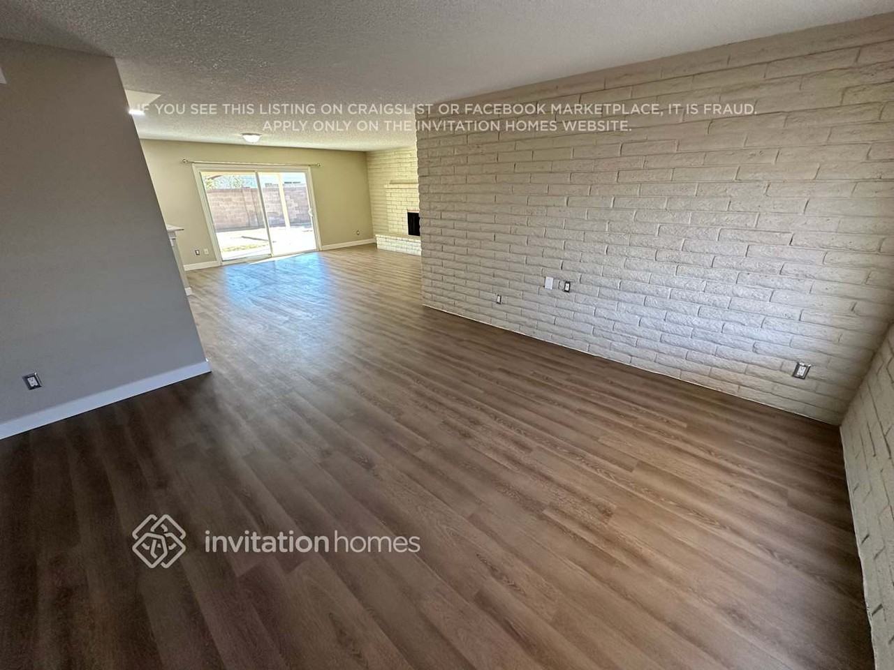 1915 E Loyola Dr - Photo 2 of 13