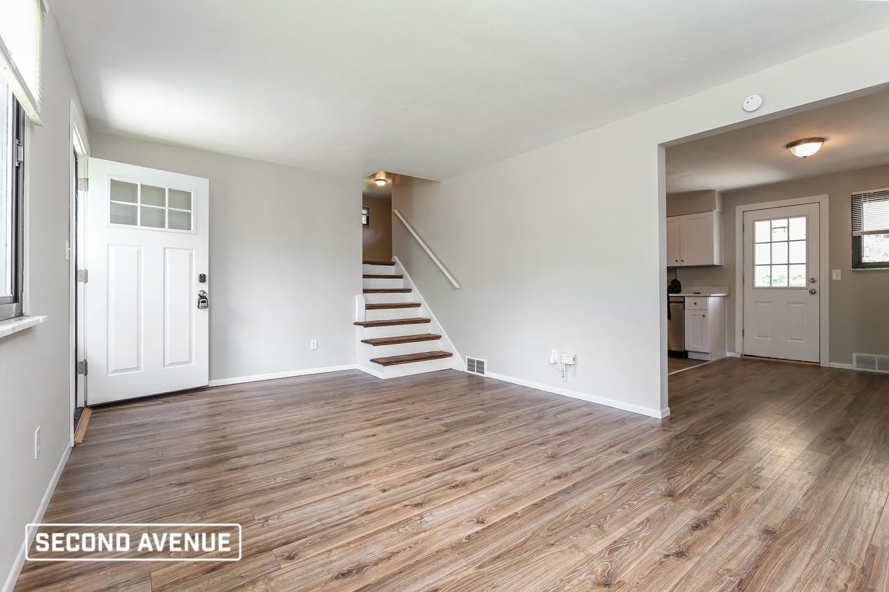 138 College Park Dr - Photo 2 of 15