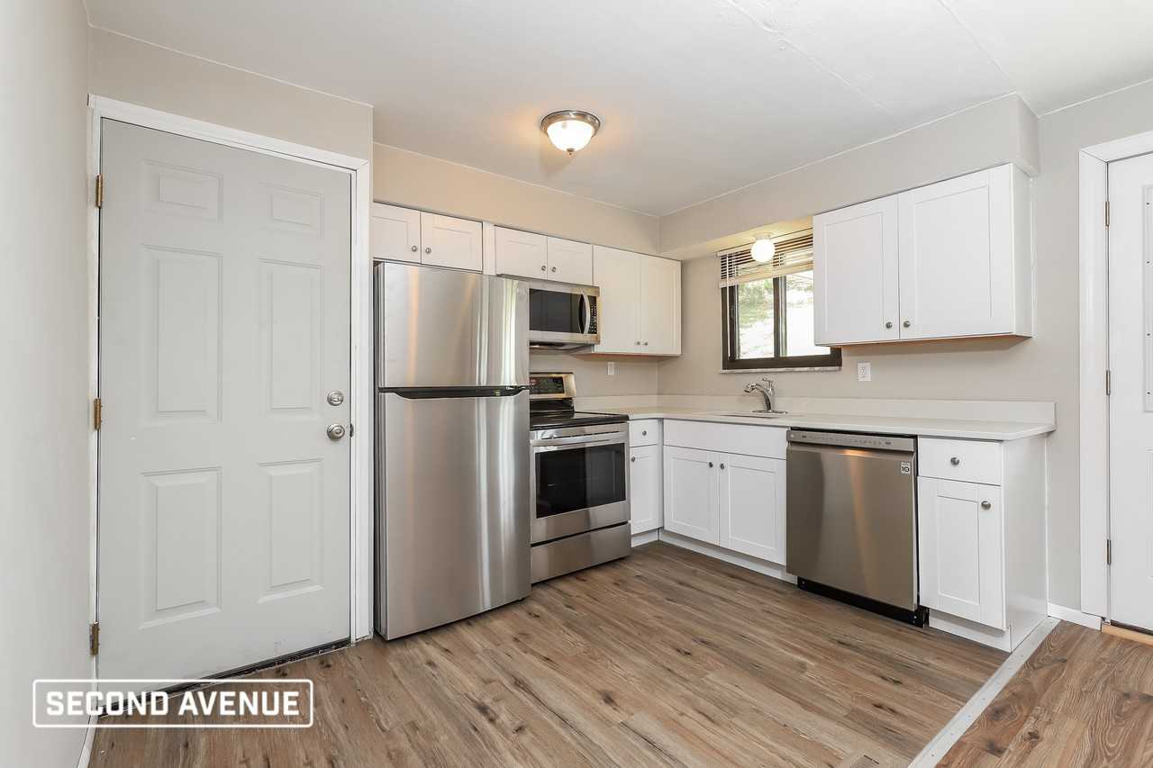 138 College Park Dr - Photo 4 of 15