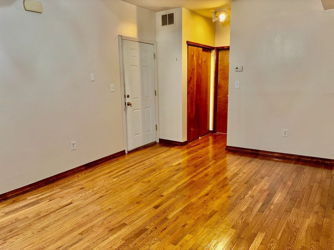 1003 S 3rd St - Photo 3 of 11