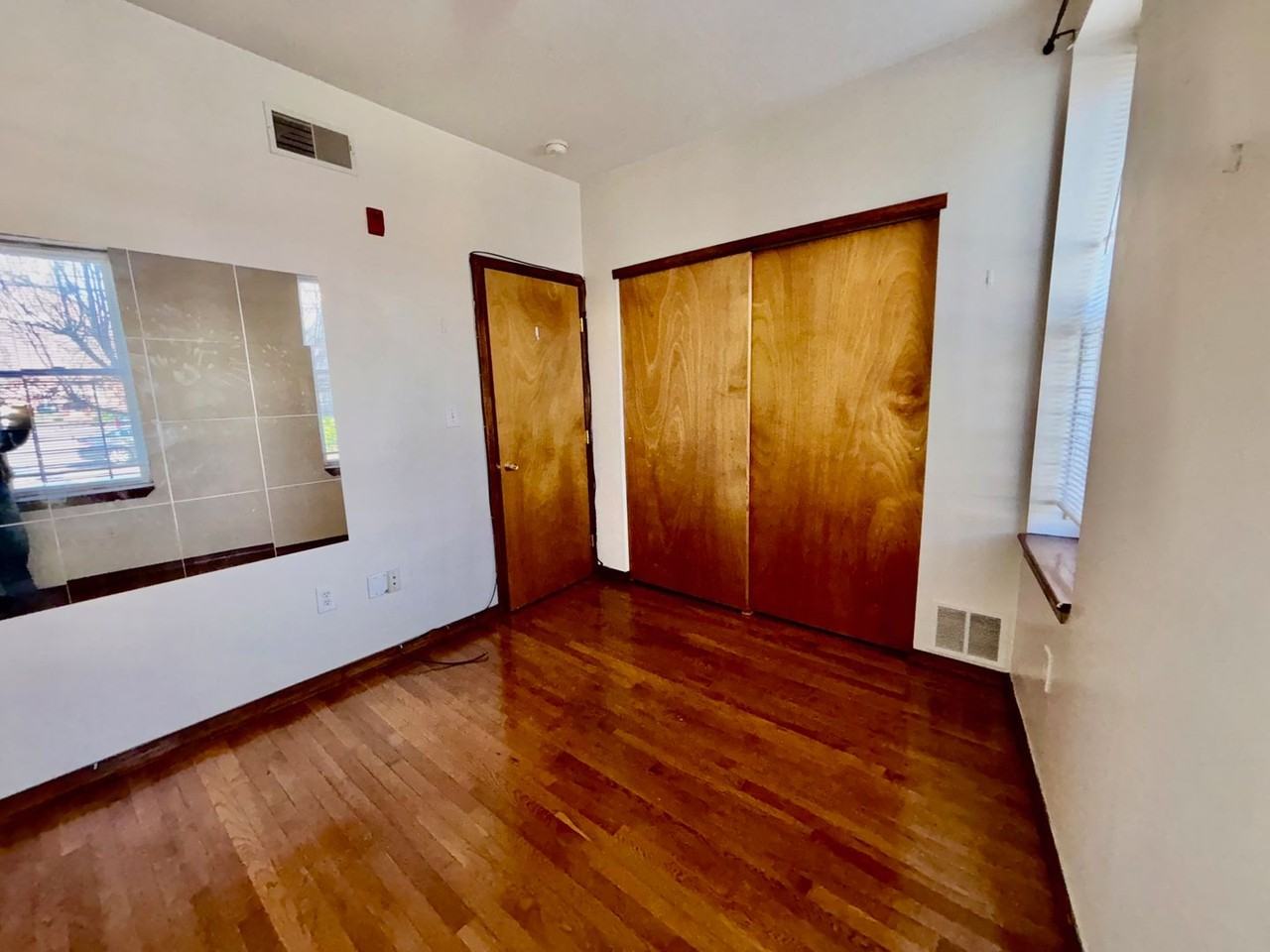 1003 S 3rd St - Photo 5 of 11
