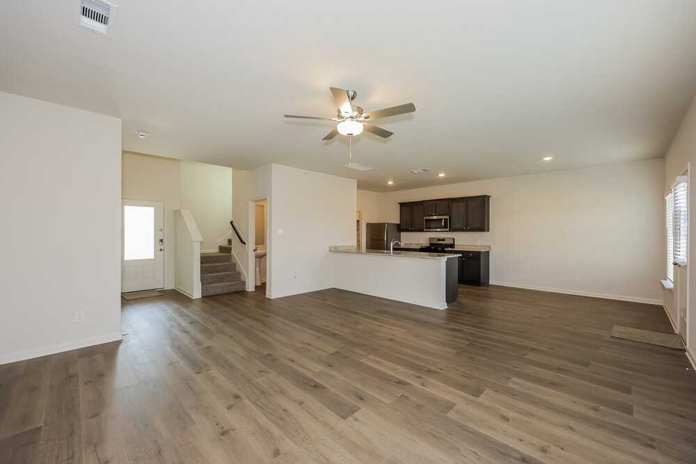 1417 Woodwinds Dr - Photo 5 of 17
