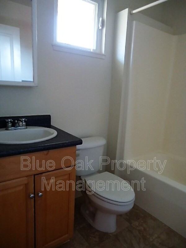 2371 England St #B - Photo 7 of 9