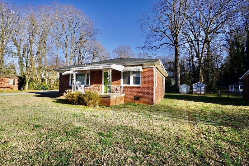 101 Dukeland Dr - Photo 2 of 10