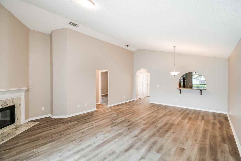 11139 Caroline Crest Dr - Photo 3 of 16