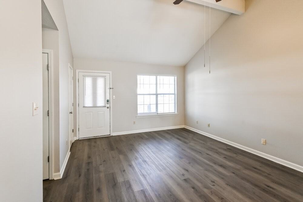 6392 Manchester Dr - Photo 3 of 16