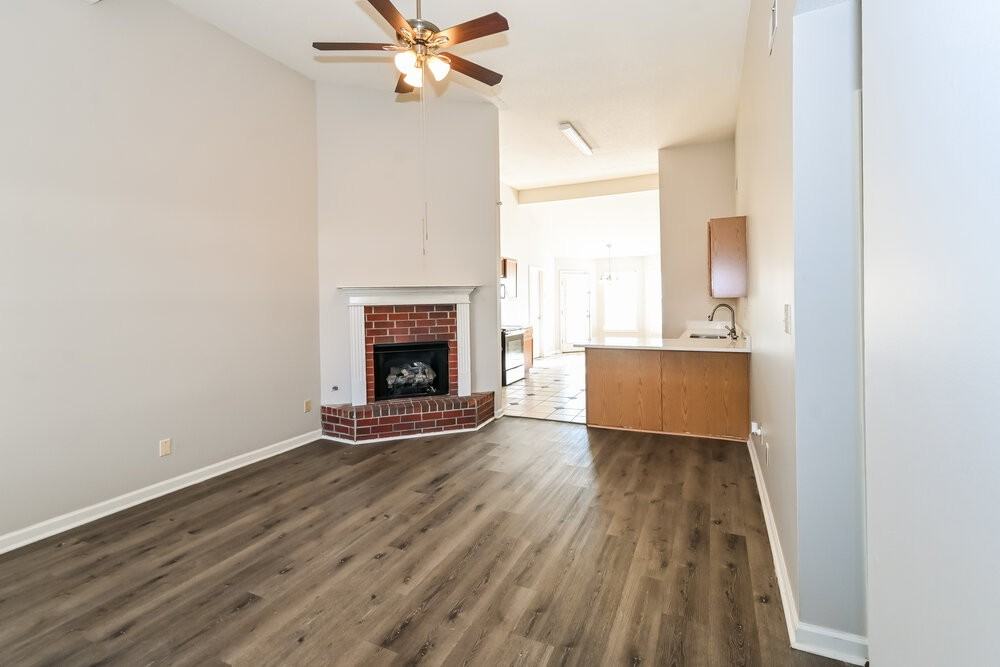 6392 Manchester Dr - Photo 4 of 16