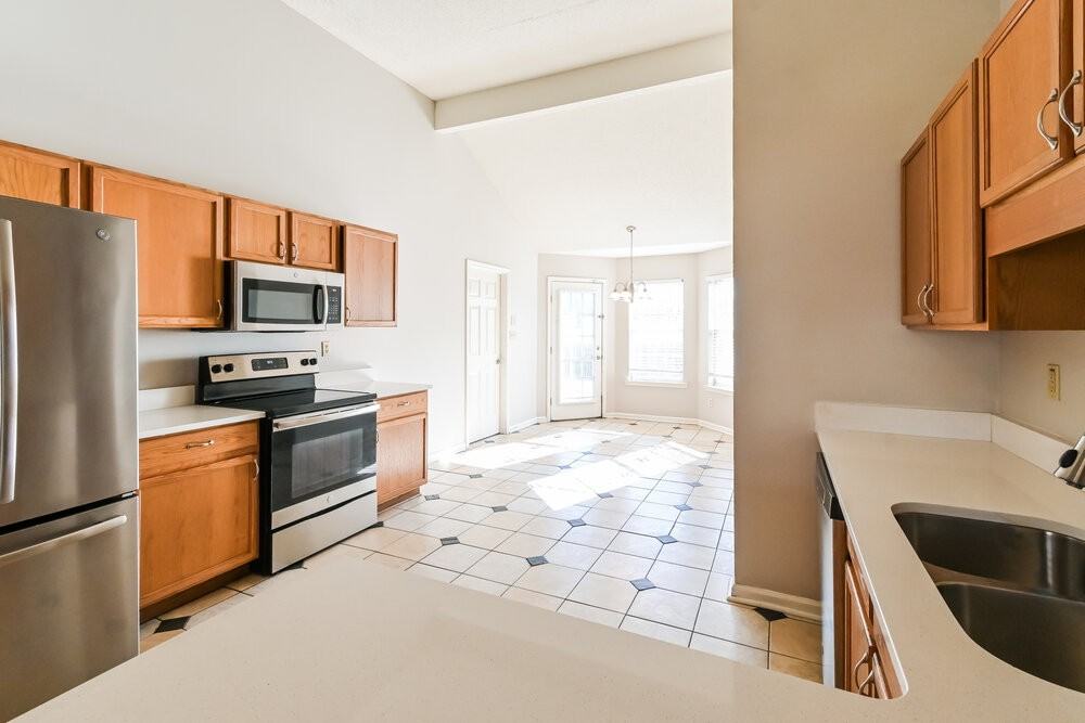 6392 Manchester Dr - Photo 6 of 16