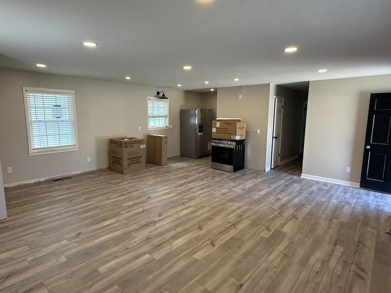 1431 Hiawassee Dr - Photo 2 of 7