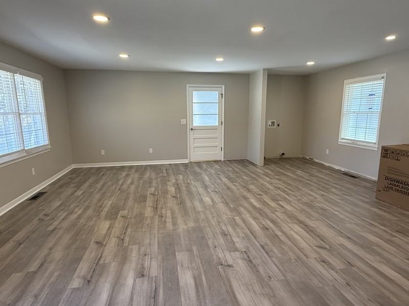 1431 Hiawassee Dr - Photo 3 of 7