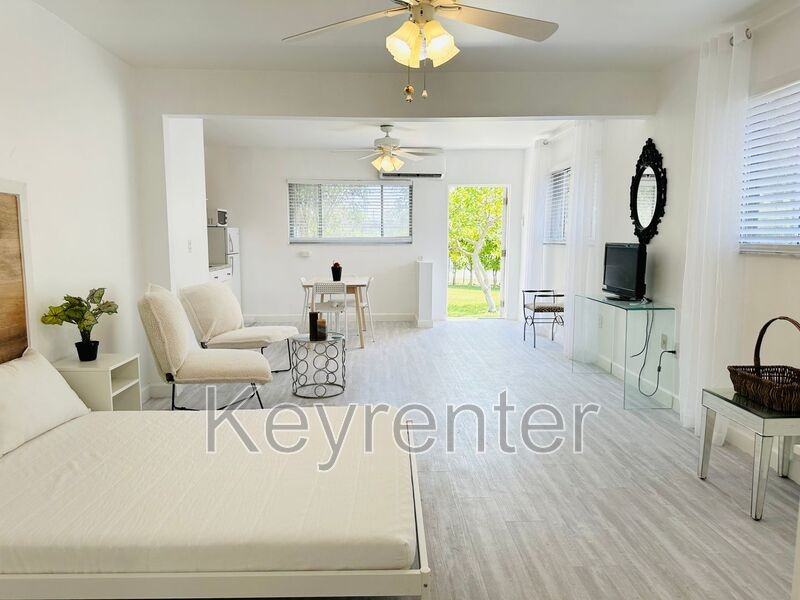 12895 Sw 6th St - Photo 3 of 28