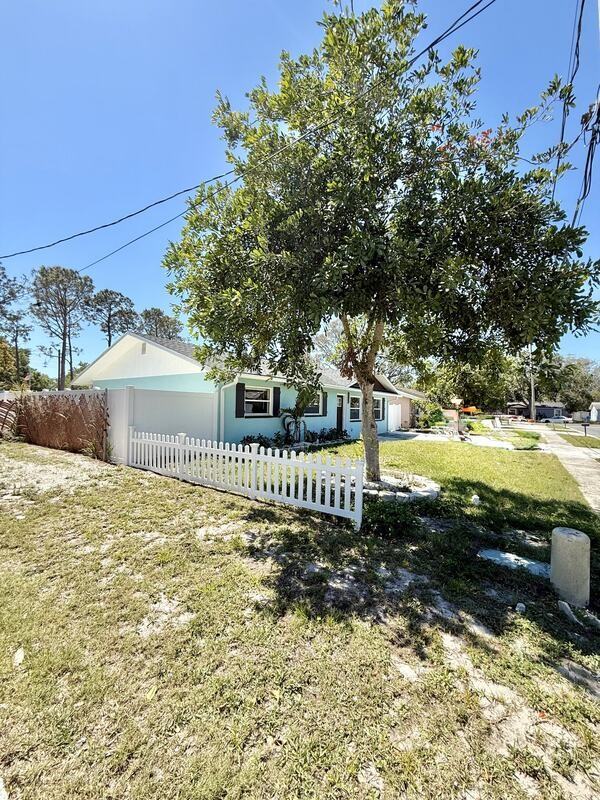 11786 126th Ter - Photo 4 of 48