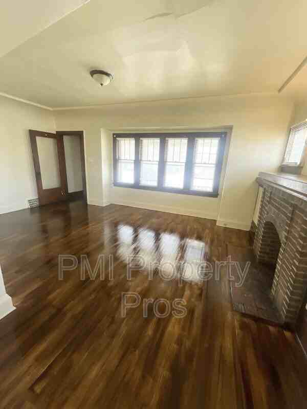 3880 N 27th St - Photo 3 of 3