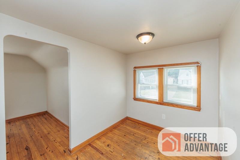 3026 Torrington Ave - Photo 6 of 9