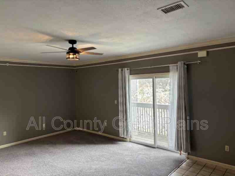 5206 Foster St - Photo 2 of 7
