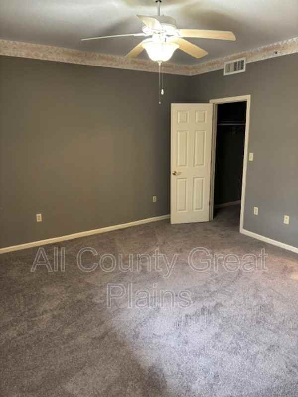 5206 Foster St - Photo 4 of 7
