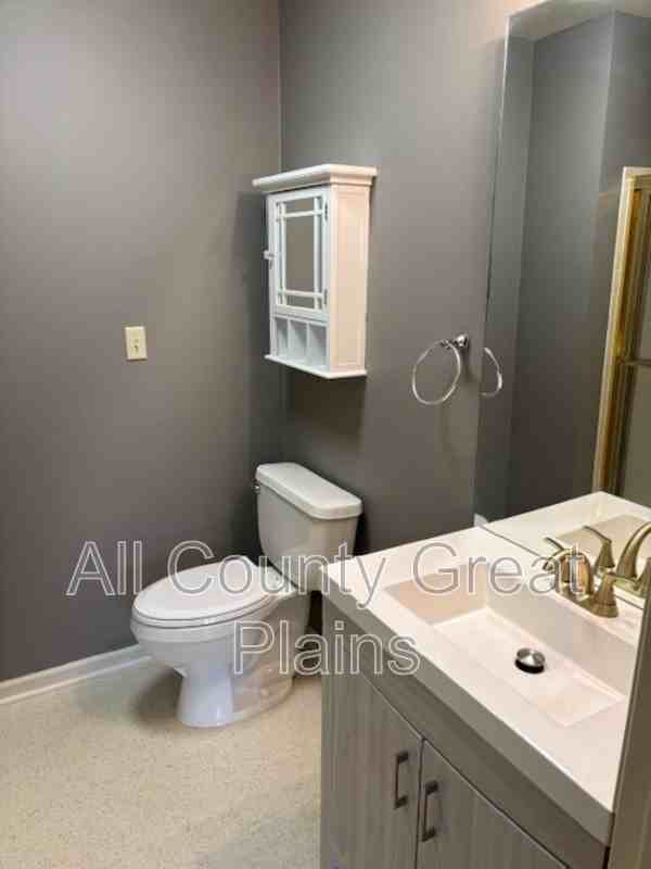 5206 Foster St - Photo 6 of 7