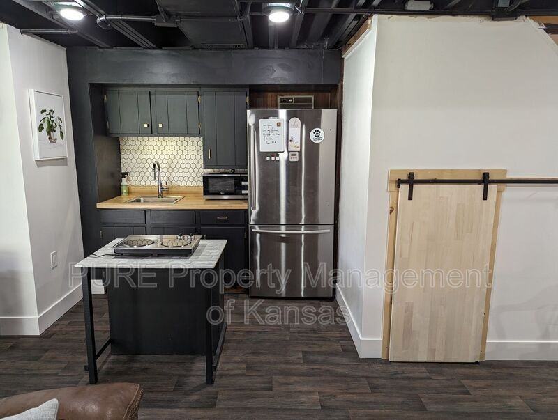 1205 S 103rd St - Photo 2 of 26