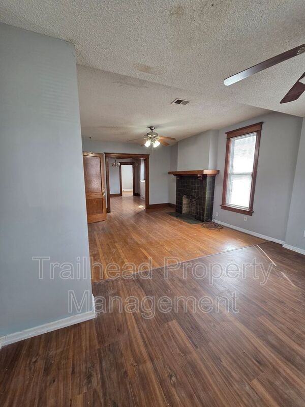 219 N Monroe Ave #2 - Photo 5 of 22