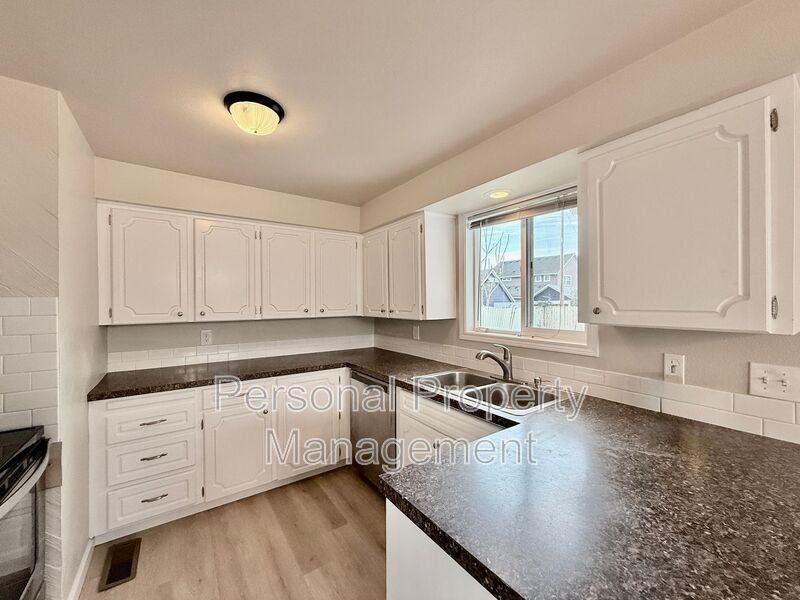 2805 S St - Photo 5 of 15